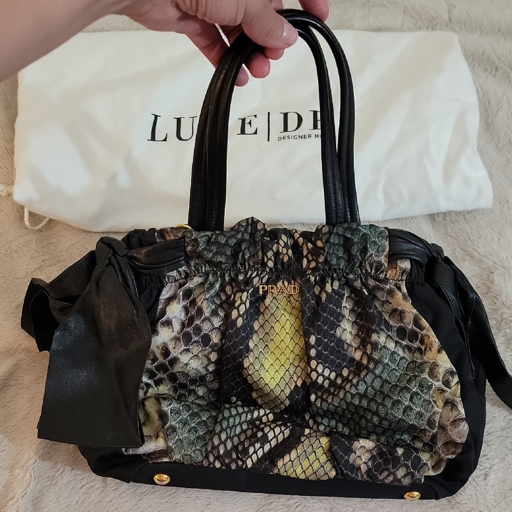 Prada Black and Green Shoulder Bag with Snake Print - Picture 2 of 16